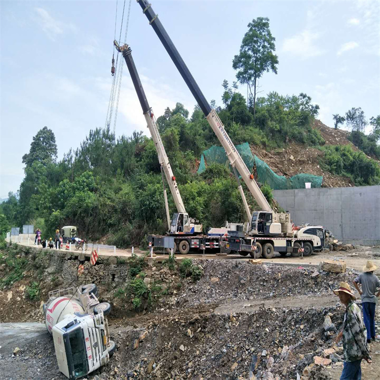 宣城宣州汽车掉沟里叫吊车救援要多少钱